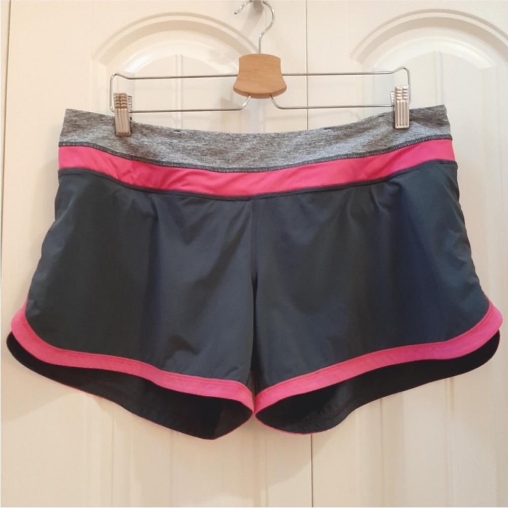 Vintage - Lululemon athletica Gray and Pink Women Shorts